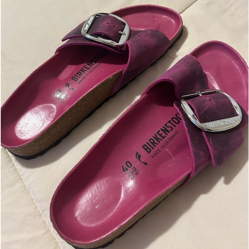 Fuschia leather Madrid big buckle Birkenstock worn once!! Mint condition
